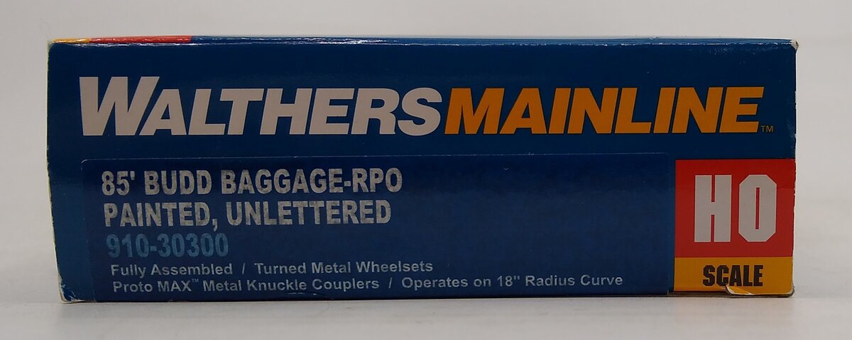 Walthers 910-30300 HO Painted, Unlettered 85' Budd Baggage-Railway Post Office