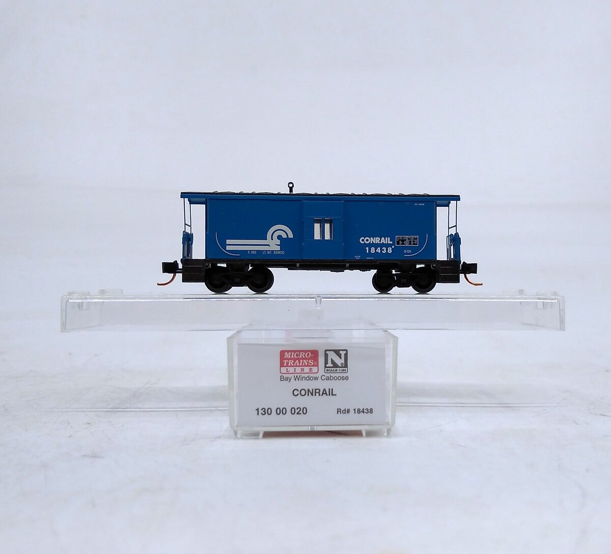 Micro-Trains 13000020 N Conrail 31' Bay Window Caboose #18438