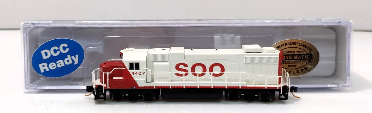 Walthers 929-50310 N SOO Line EMD GP38-2 Diesel Locomotive #4407 -DCC Ready