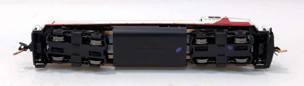 Walthers 929-50310 N SOO Line EMD GP38-2 Diesel Locomotive #4407 -DCC Ready