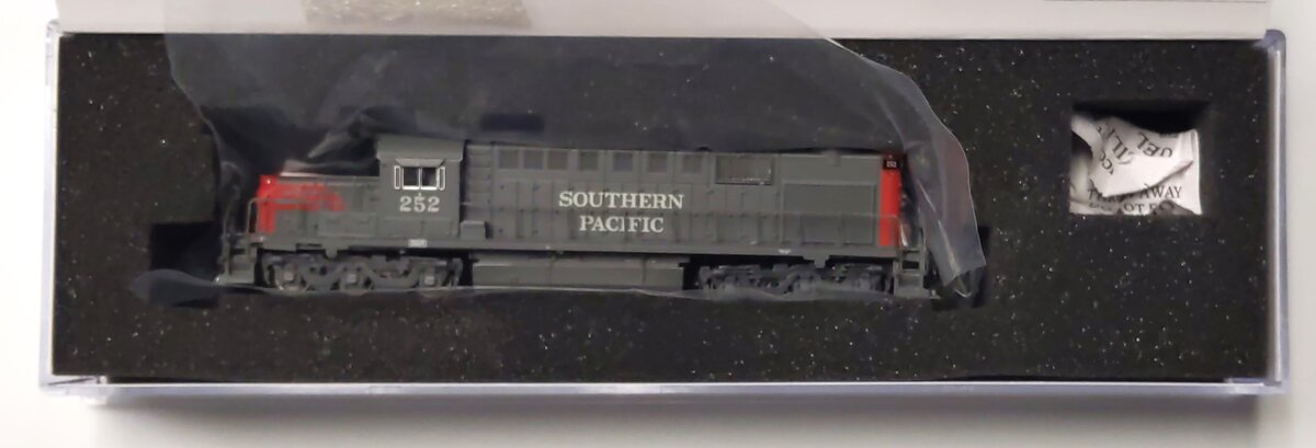 Broadway Limited 6625 N SP Alco RSD-15 Diesel Locomotive #252 w/ Sound/DC/DCC