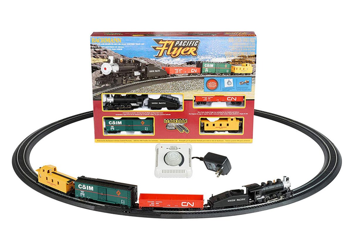 Bachmann 00692 Union Pacific Flyer HO Gauge Steam Starter Freight Train Set