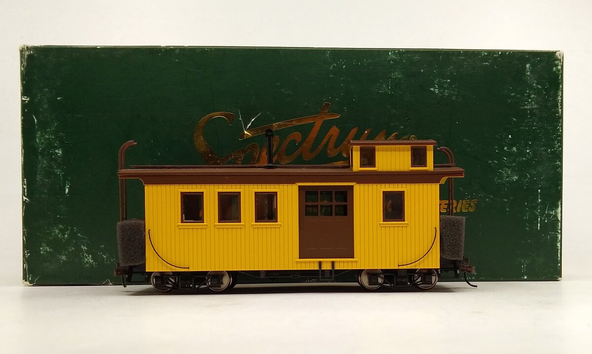 Bachmann 26799 On30 Yellow & Black Unlettered Caboose w/Interior Light