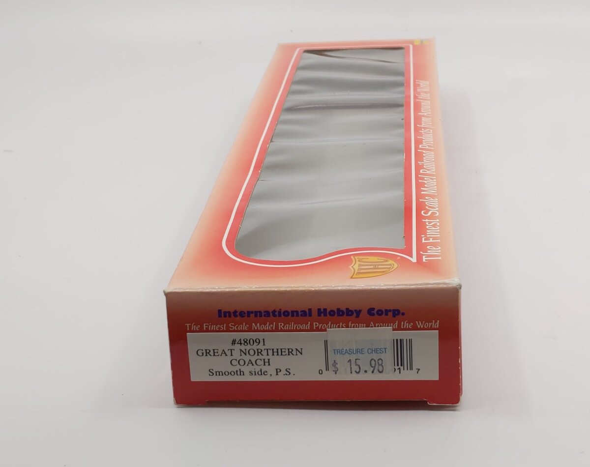 IHC 48091 HO Scale Great Northern Smooth Side Coach