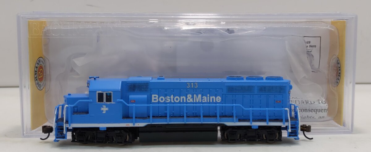 Bachmann 63564 N Boston and Maine GP40 Diesel Locomotive #313