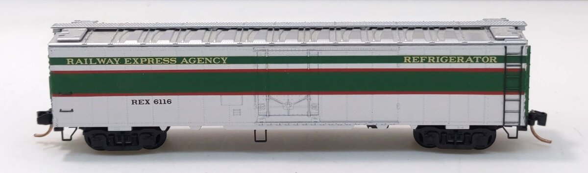 Micro-Trains 05200080 N REA Riveted Steel Plug Door Express Reefer #6116