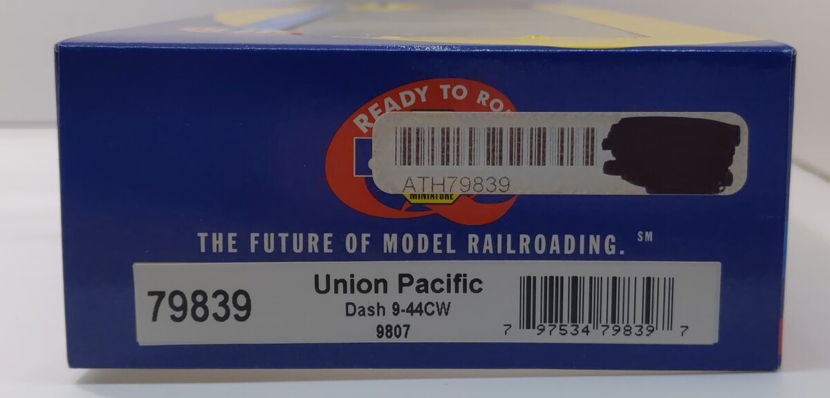 Athearn 79839 HO Union Pacific Dash 9-44CW Diesel Locomotive #9807