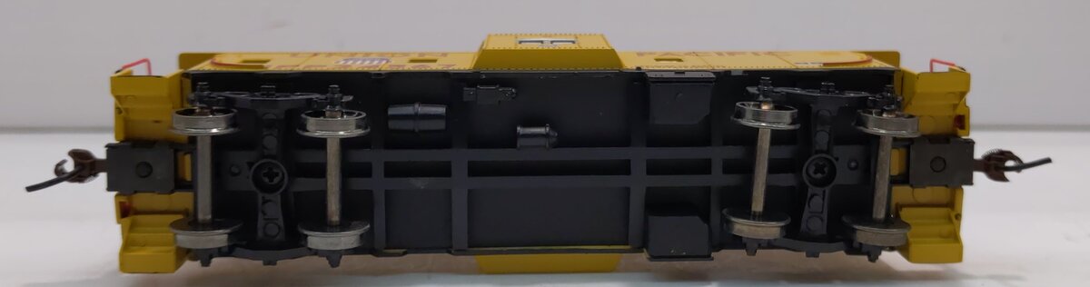 Athearn 74737 HO Scale Union Pacific "Steam Support" Bay Window Caboose #24567