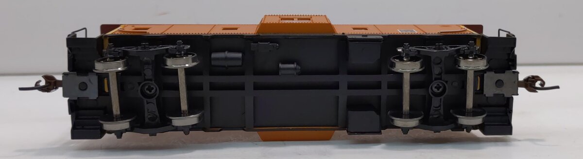Athearn 74738 HO RTR Bay Window Caboose, MILW #992215