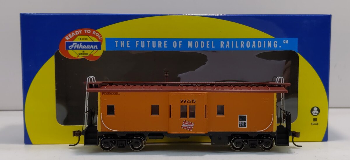Athearn 74738 HO RTR Bay Window Caboose, MILW #992215