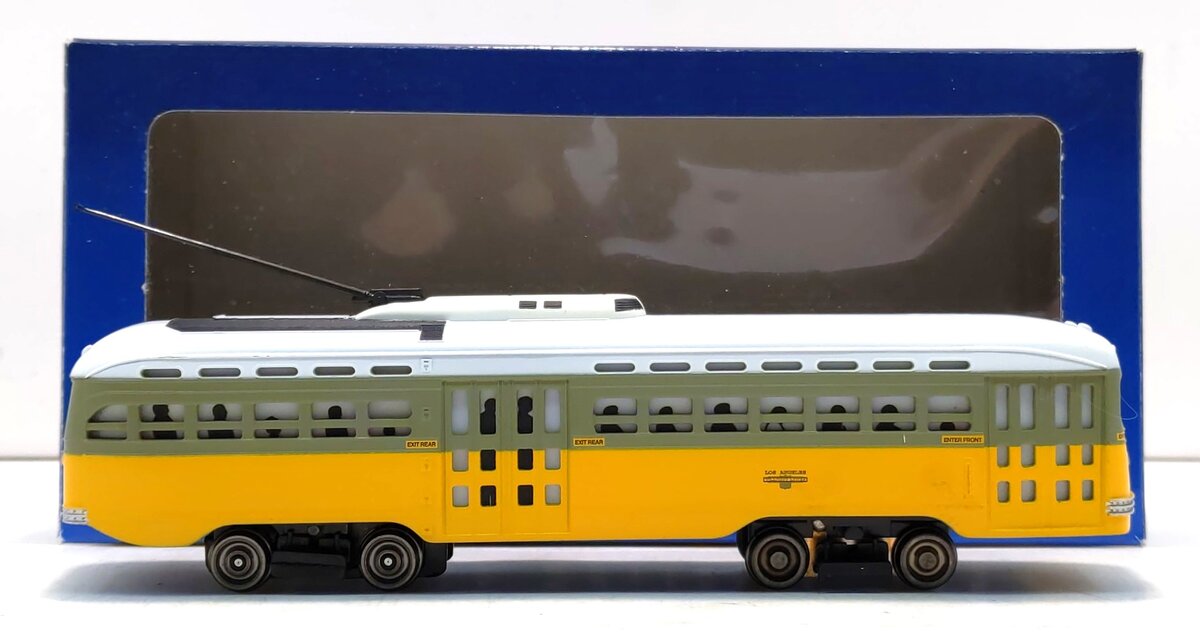 Bachmann 62931 HO Scale Los Angeles Railway PCC Trolley