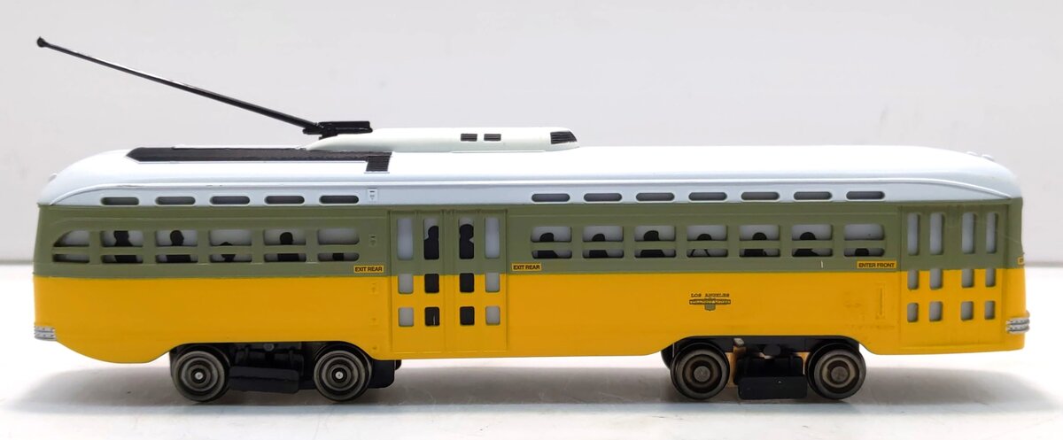 Bachmann 62931 HO Scale Los Angeles Railway PCC Trolley