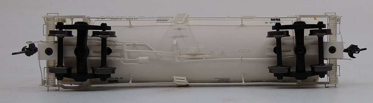 Atlas 20003220 HO Univar Canada, Ltd. 17,600 Gallon Corn Syrup Tank Car #70713