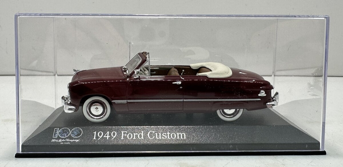 Danbury Mint 1:43 Scale Die Cast 1949 Ford Custom Convertible - Maroon LN