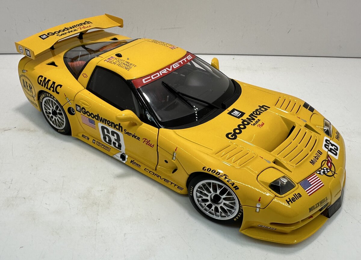 AutoArt 80108 1:18 Scale Die Cast 2001 Chevrolet Corvette C5-R GT2 Le Mans #63 EX/Box