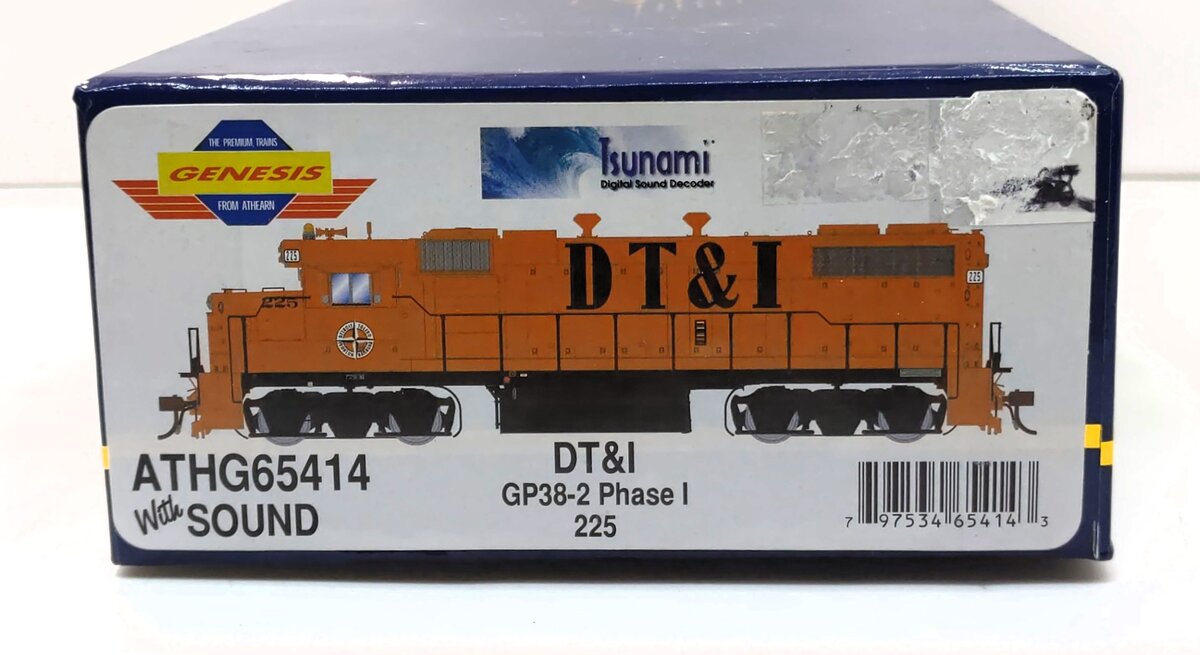 Athearn G65414 HO DT&I GP38-2 Phase 1a Diesel Locomotive w/DCC & Sound #225