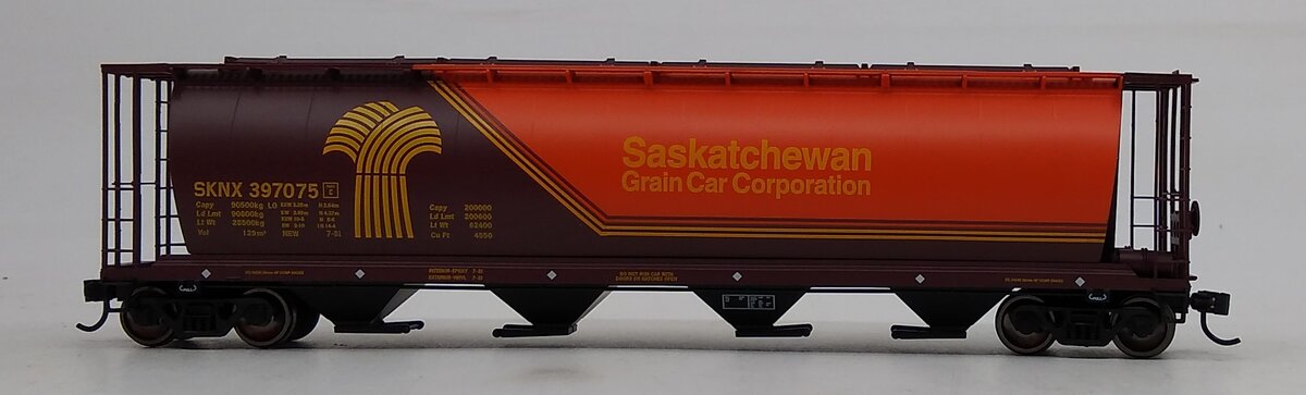 Walthers 910-7830 HO Saskatchewan Grain 59' Cylindrical Hopper #397075