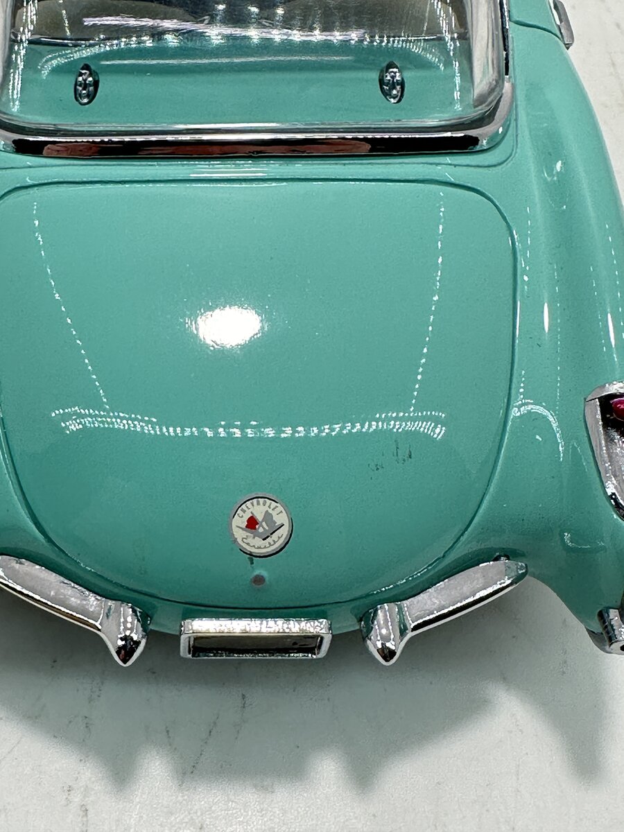 Franklin Mint B11RI21 1:24 1956 Chevrolet Corvette - Aqua/White VG