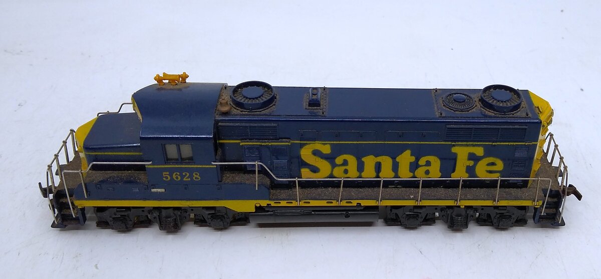 Tyco 928B HO Scale Santa Fe Diesel Locomotive #5628 EX