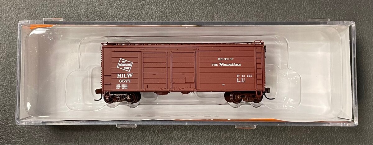 Fox Valley Models 90133 N 40' Double Door Ribside Box, MILW/Hiawatha #6577