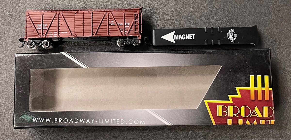 Broadway Limited 3360 N Milwaukee Road PRR K7 Stock Car with Hog Sounds