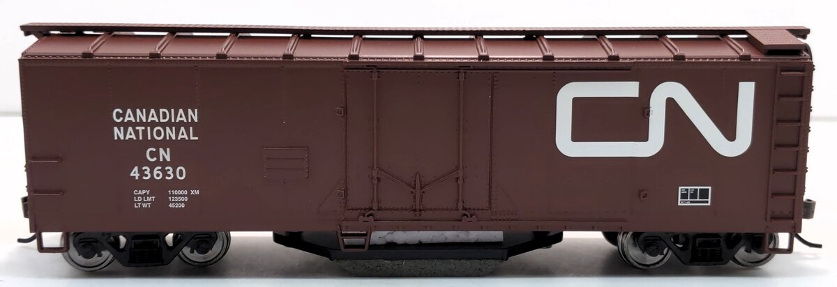 Walthers 931-1481 HO Canadian National Track Cleaning Boxcar #43630