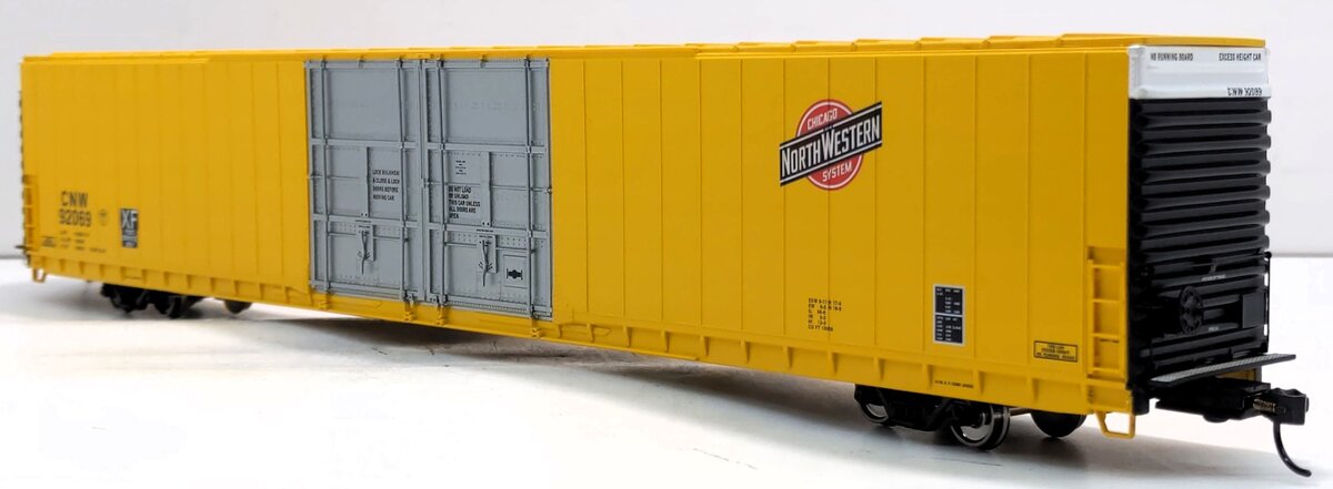 Walthers 920-102102 HO C&NW 86' P-S Dbl. Door Hi-Cube Boxcar #92069