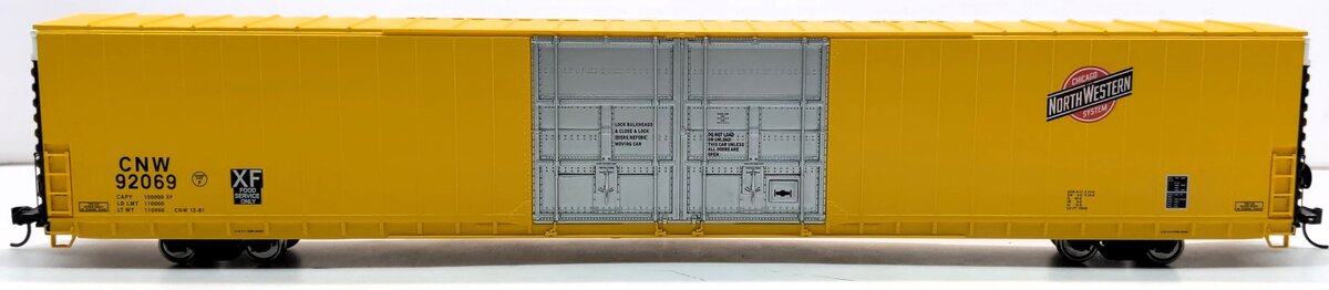 Walthers 920-102102 HO C&NW 86' P-S Dbl. Door Hi-Cube Boxcar #92069