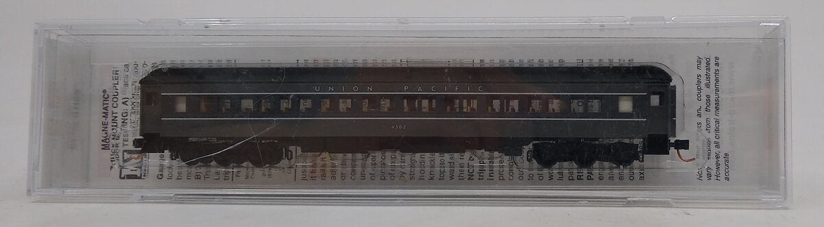 Micro-Trains 14500190 N Union Pacific 78’ Paired Window Coach Car #4302