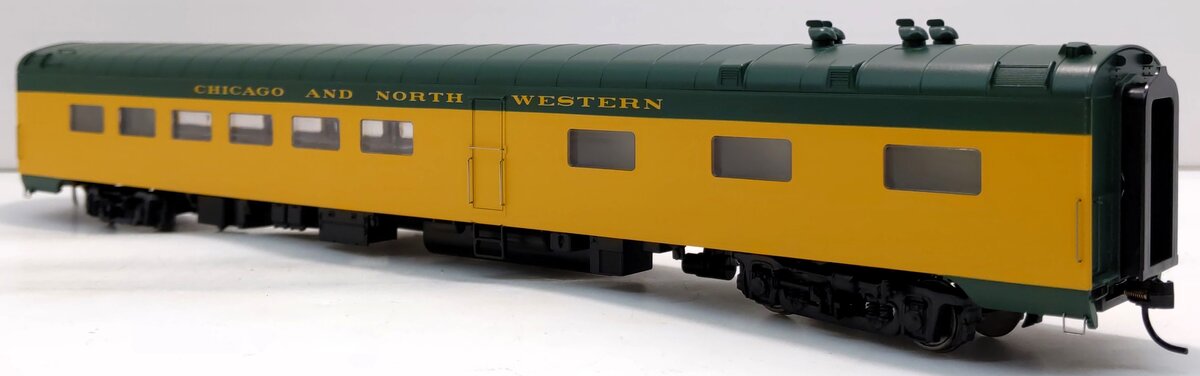 Walthers 932-15352 HO Chicago & North Western 85' Pullman-Standard 48-Seat Diner
