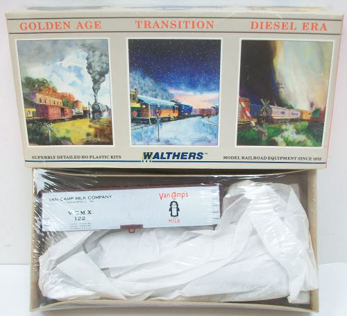 Walthers 932-2480 HO Van Camp's Wood Reefer Kit