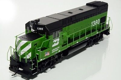 Walthers 5-1173 HO Burlington Northern EMD GP15-1 with Sound & DCC (Set of 2)