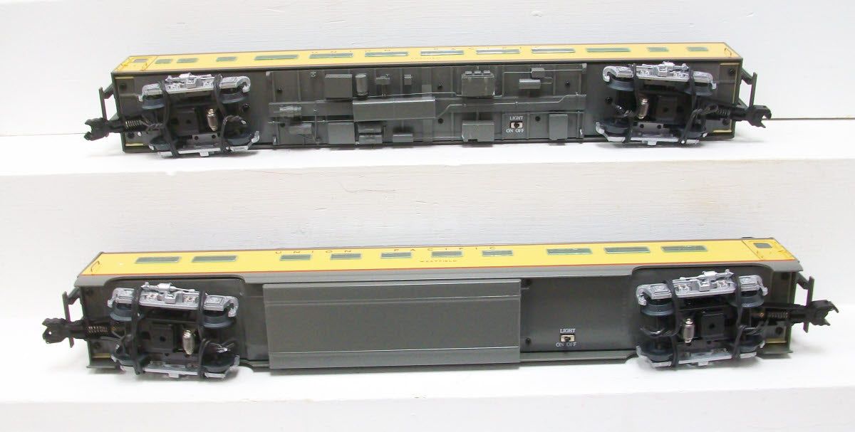 Lionel 6-25616 O Union Pacific Aluminum Coach & Vista Dome (Set of 2)