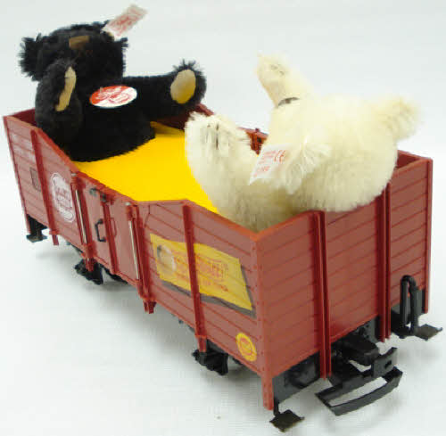 LGB 41220 G Scale Gondola with 2 Steiff Bears – Trainz