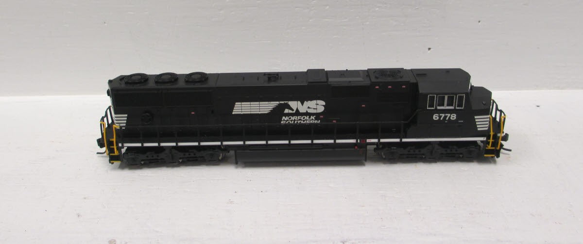 Atlas 49296 N Norfolk Southern SD-60M Diesel Locomotive