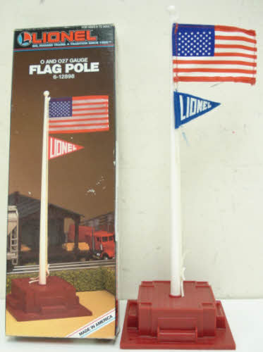 Lionel 6-12898 O/O27 Flag Pole W/ Lionel Pennant Kit
