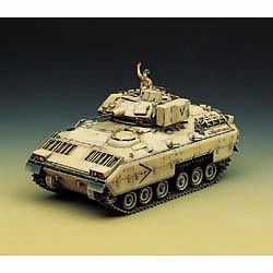 Academy 13237 1:35 M2 Bradley IFV Military Tank Model Kit