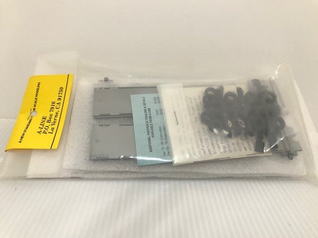 A-Line 50102 HO Fruehauf 40' Beaded Side "Z" Undecorated Trailer Kit (Set of 2)