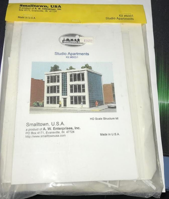 Smalltown USA 699-6031 HO Studio Apartments Building Kit