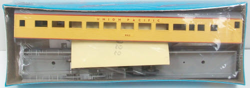 Athearn 2140 HO Scale Union Pacific Coach Car # 5512 Kit