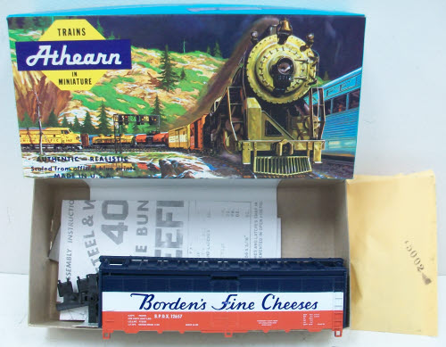 Athearn 2298-1 HO Borden's Fine Cheeses 40' Reefer Kit