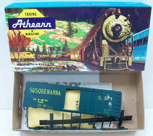 Athearn 327-15 Bev-Bel Corp 40' Boxcar # 555 Kit