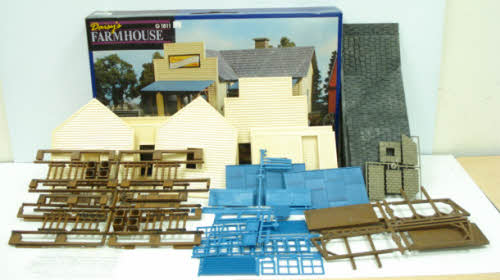 Pola G1811 Daisy's Farmhouse G Scale Building Kit