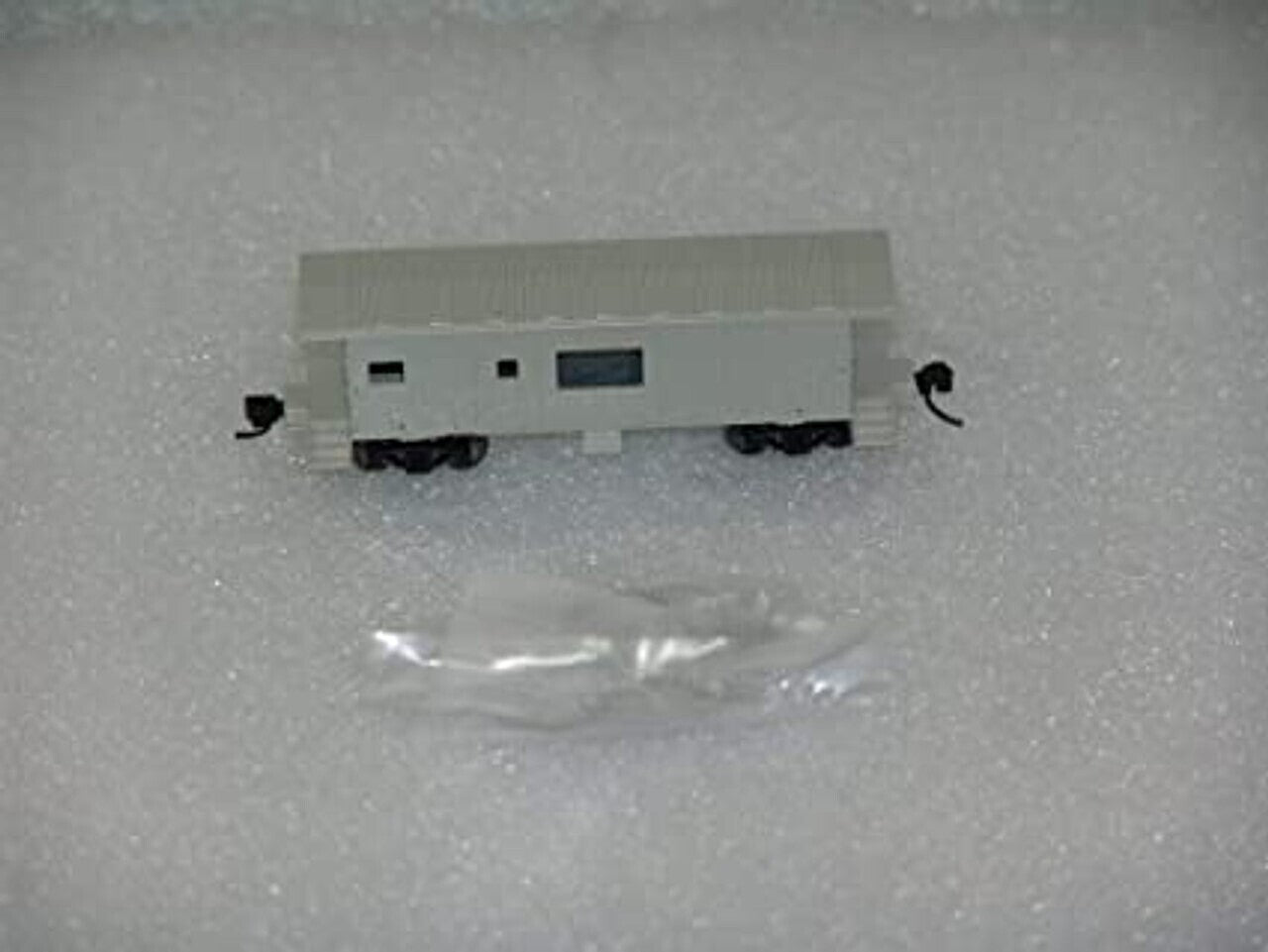 Bluford Shops 40000 N Undecorated International Car Half-Bay Window Caboose