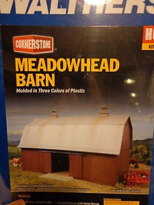 Walthers 933-3330 HO Meadowhead Barn Building Kit