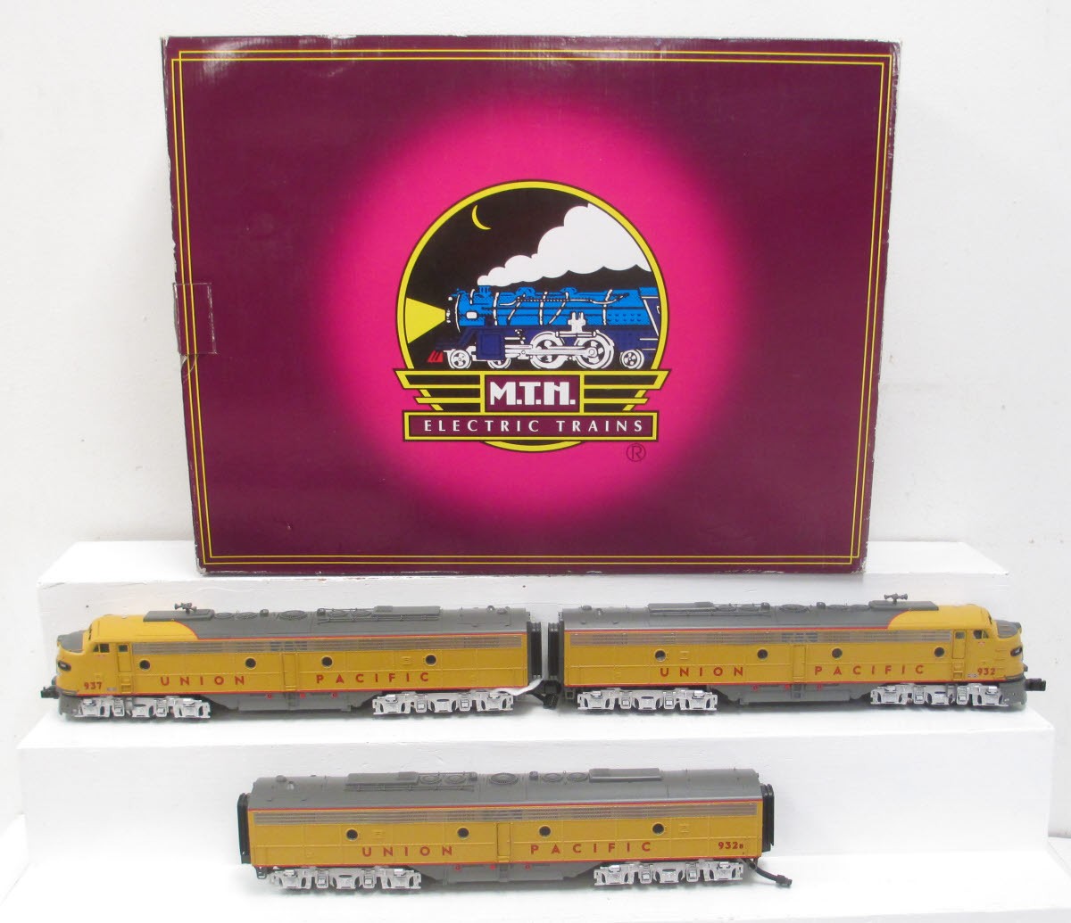 MTH 20-20186-1 Union Pacific E-8 ABA Diesel Engine Set w/PS 3.0 #932/937/932B