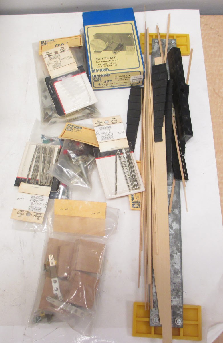 Diamond Scale 239-135 Steel TrussTurnTable Building Kit