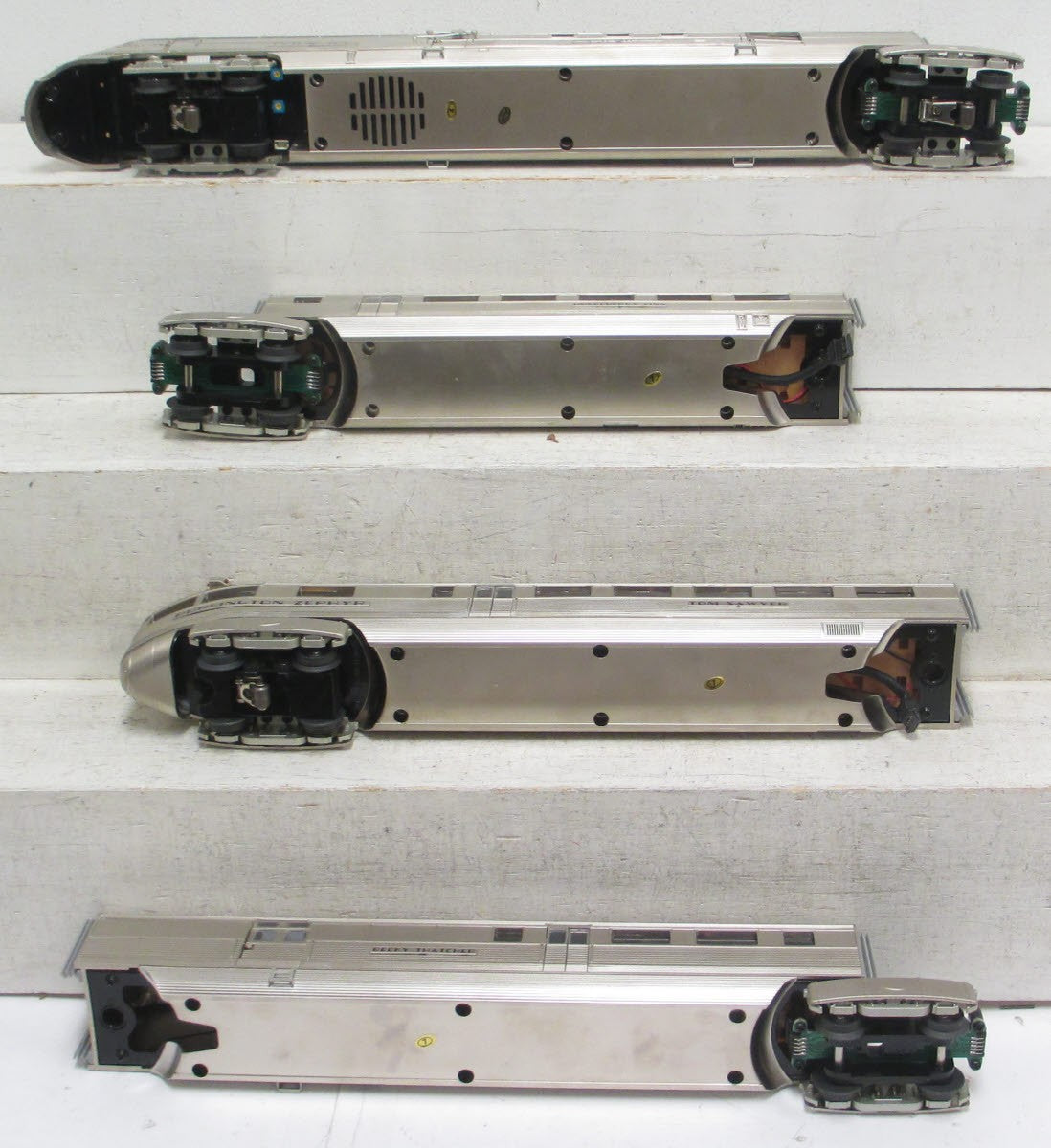 MTH 20-2886-1 Burlington Mark Twain Zephyr Passenger Train Set with PS2.0