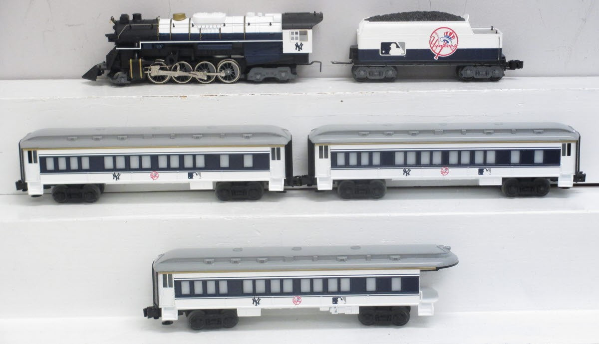 Lionel 7-12000 O New York Yankees Steam Passenger Train Set