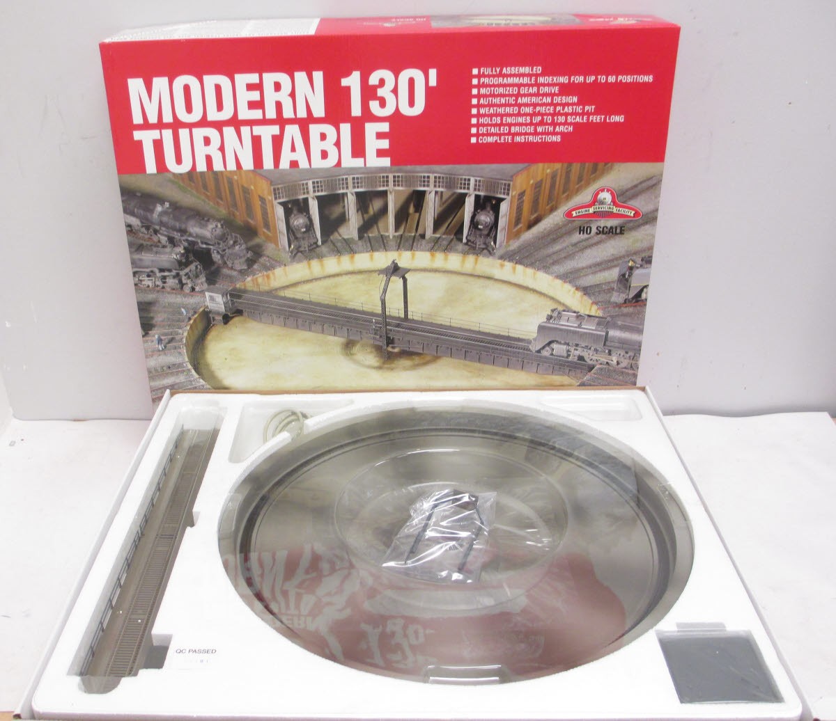 Walthers 933-2829 HO Scale Modern 130' Turntable Cornestone Built-Up Series